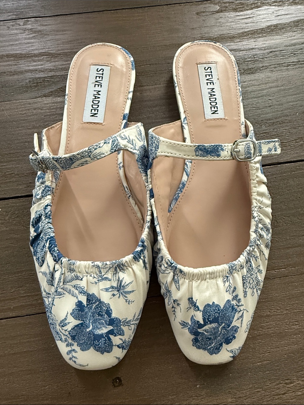 Steve Madden Cream and Blue Floral Slingback Flats